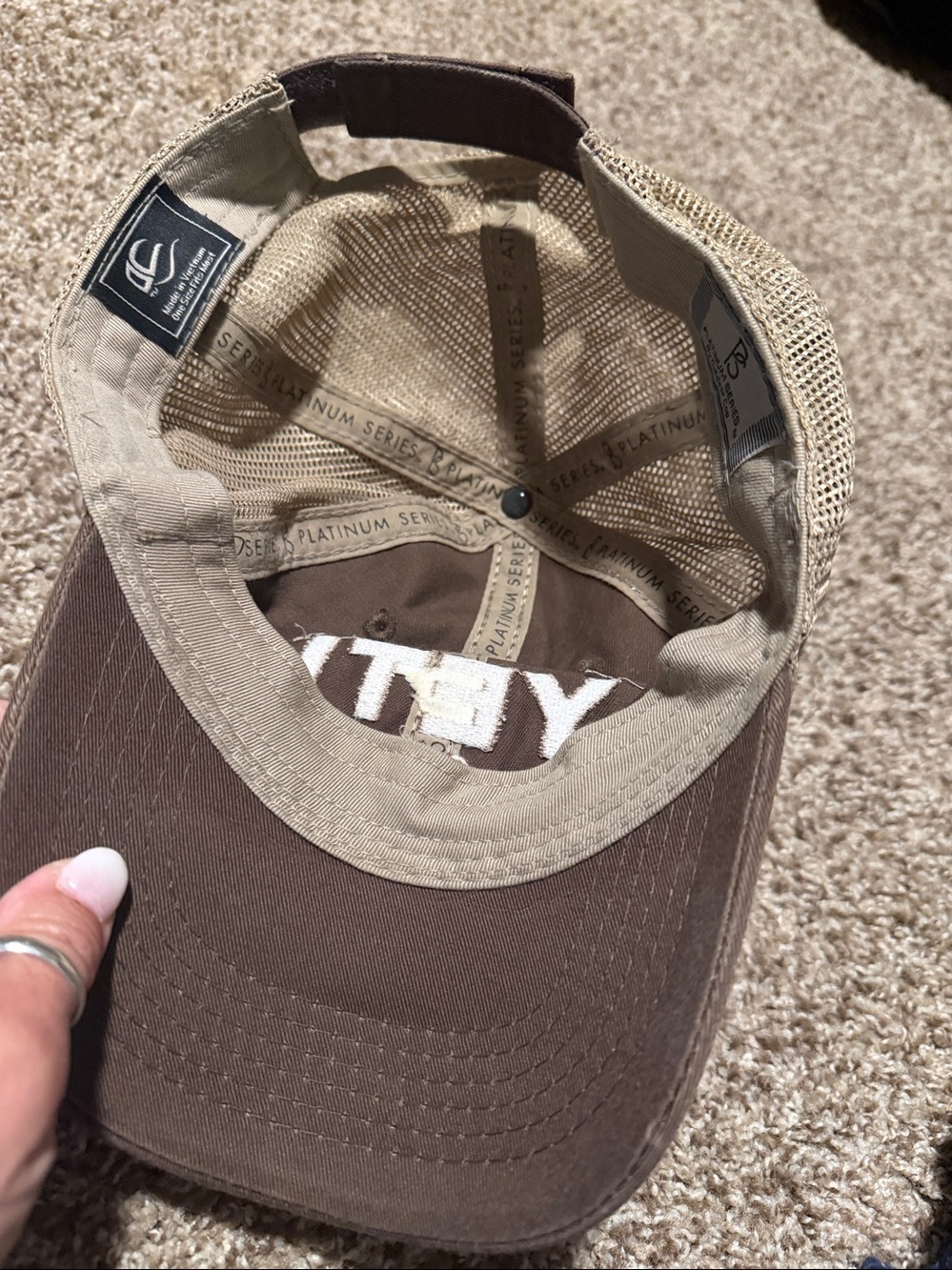 Yeti Coolers brown & tan trucker style hat - EUC! - Picture 5 of 6
